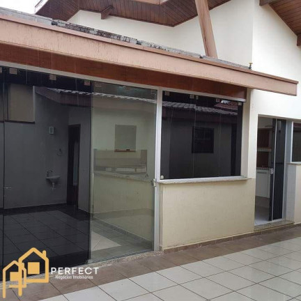 Imagem Casa com 4 Quartos para Alugar, 200 m² em Independência - Taubaté