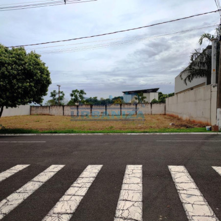 Imagem Terreno à Venda, 450 m² em Condomínio Residencial Decolores - Birigui Imagem Terreno à Venda, 450 m² em Condomínio Residencial Decolores - Birigui
