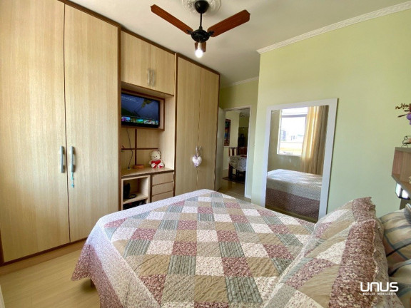 Imagem Casa com 3 Quartos à Venda, em Estreito - Florianópolis Imagem Casa com 3 Quartos à Venda, em Estreito - Florianópolis