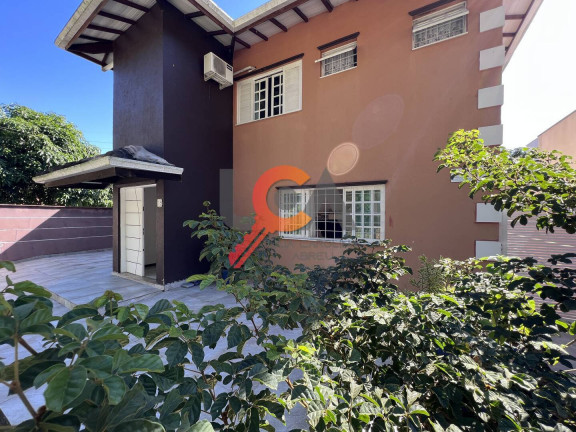 Sobrado com 3 Quartos à Venda, 240 m² em Martim De Sá - Caraguatatuba