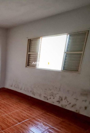 Imagem Casa com 2 Quartos à Venda, 200 m²