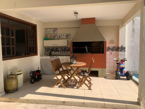 Imagem Casa com 8 Quartos à Venda, em Barreira Cravo - Volta Redonda Imagem Casa com 8 Quartos à Venda, em Barreira Cravo - Volta Redonda