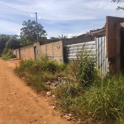 Terreno à Venda, 200 m² em Jardim Serra Azul - Mateus Leme