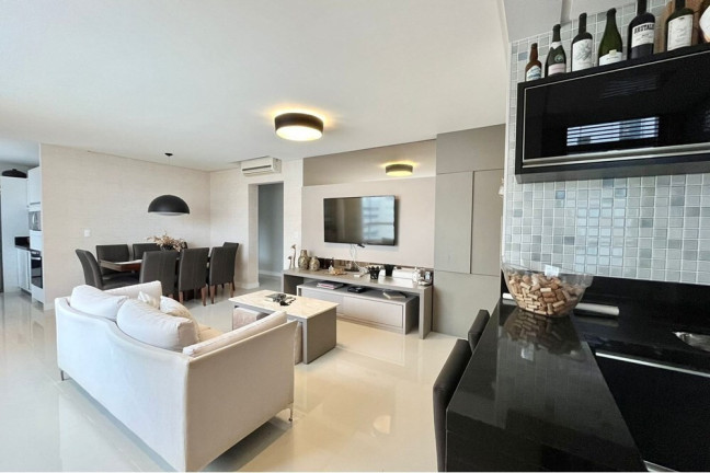 Imagem Imóvel com 3 Quartos à Venda, 122 m² em Pioneiros - Balneário Camboriú