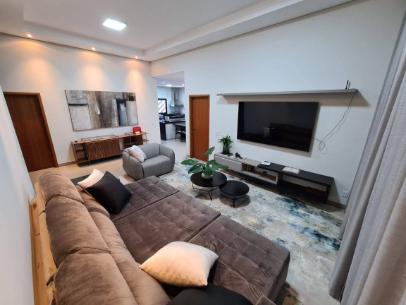 Imagem Casa com 3 Quartos à Venda, 350 m² em Bauru Imagem Casa com 3 Quartos à Venda, 350 m² em Bauru