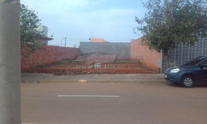 Terreno à Venda, 250 m² em Portal Ville Gardênia - Boituva