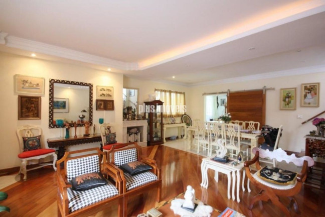 Imagem Casa com 5 Quartos à Venda, 250 m² em Jardim Paulista - São Paulo