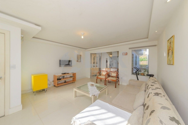 Imagem Casa com 3 Quartos à Venda, 147 m² em Chácara Das Pedras - Porto Alegre Imagem Casa com 3 Quartos à Venda, 147 m² em Chácara Das Pedras - Porto Alegre