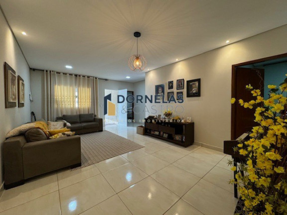 Imagem Casa com 3 Quartos à Venda, 200 m² em Setor Habitacional Arniqueira (águas Claras) - Brasília Imagem Casa com 3 Quartos à Venda, 200 m² em Setor Habitacional Arniqueira (águas Claras) - Brasília