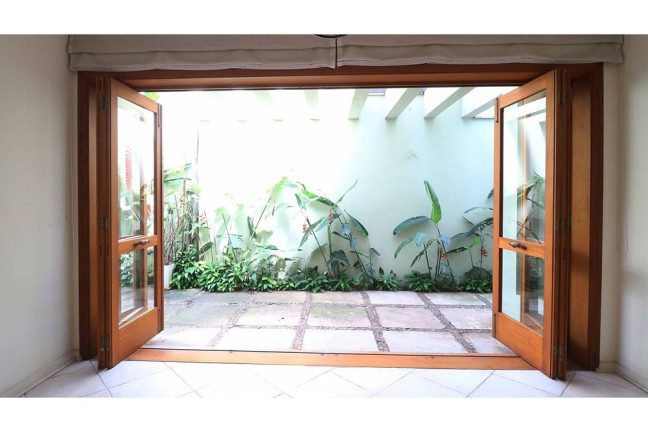 Imagem Casa de Condomínio com 3 Quartos à Venda, 216 m² em Jardim Paulista - São Paulo