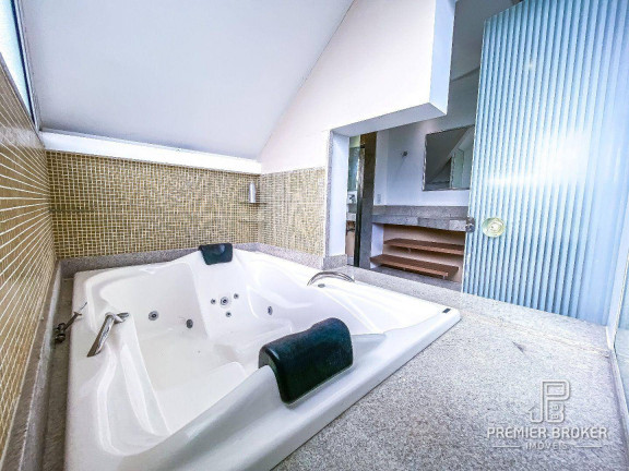 Imagem Casa com 4 Quartos à Venda, 341 m² em Várzea - Teresópolis Imagem Casa com 4 Quartos à Venda, 341 m² em Várzea - Teresópolis