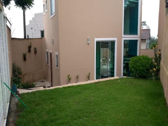 Imagem Casa com 3 Quartos à Venda, 330 m² em Glória - Macaé Imagem Casa com 3 Quartos à Venda, 330 m² em Glória - Macaé