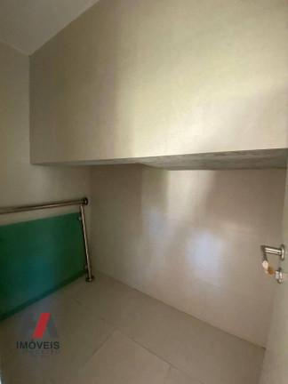 Imagem Casa com 4 Quartos à Venda, 336 m² em Centro - Eusébio