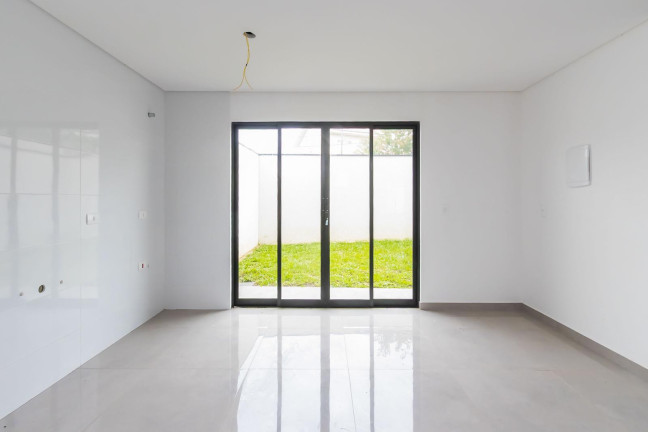 Imagem Sobrado com 3 Quartos à Venda, 122 m² em Pilarzinho - Curitiba