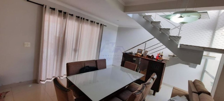 Imagem Sobrado com 3 Quartos à Venda, 199 m² em Centro - Guararapes Imagem Sobrado com 3 Quartos à Venda, 199 m² em Centro - Guararapes