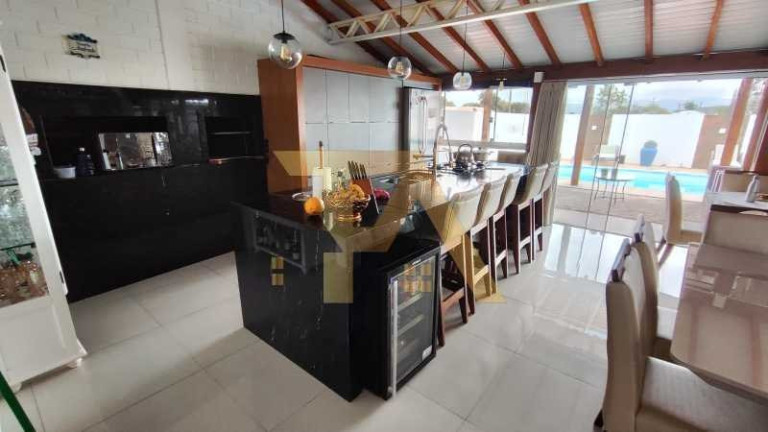 Imagem Imóvel com 3 Quartos à Venda, 362 m² em Araçatuba - Imbituba