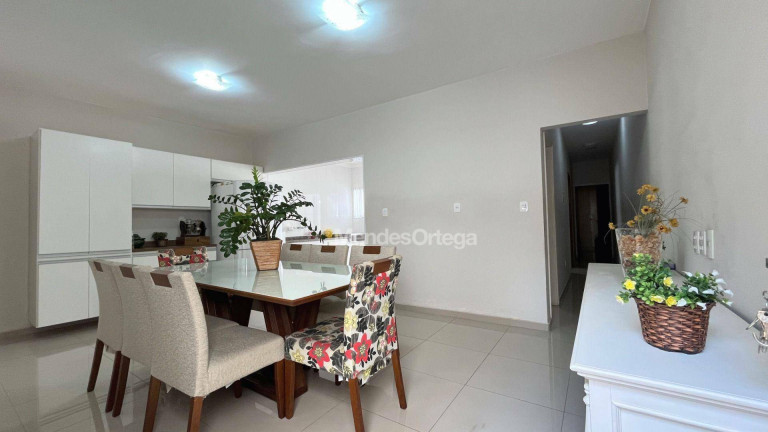 Imagem Casa com 3 Quartos à Venda, 114 m² em Vila Carvalho - Sorocaba Imagem Casa com 3 Quartos à Venda, 114 m² em Vila Carvalho - Sorocaba