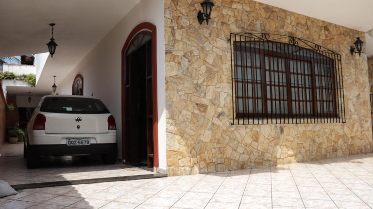 Imagem Casa com 3 Quartos à Venda, 349 m² em São Jorge - Santos Imagem Casa com 3 Quartos à Venda, 349 m² em São Jorge - Santos