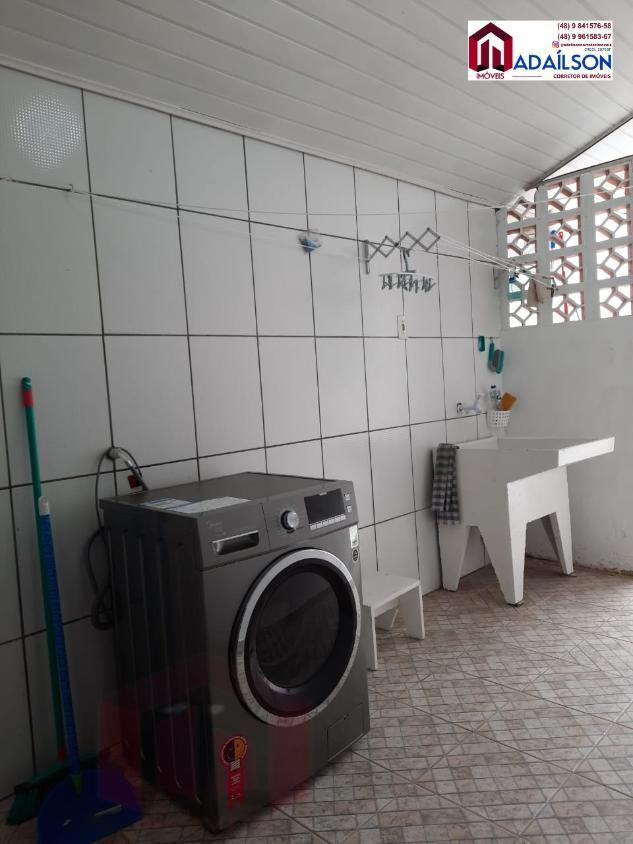 Imagem Imóvel com 2 Quartos à Venda, 200 m² Imagem Imóvel com 2 Quartos à Venda, 200 m²