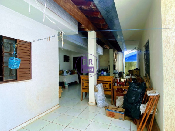 Imagem Casa com 4 Quartos à Venda, 360 m² em Vitória - Londrina