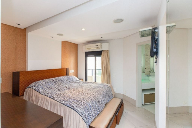 Imagem Apartamento com 3 Quartos à Venda, 220 m² em Moema - São Paulo