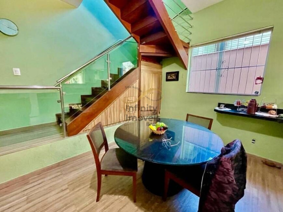 Imagem Casa com 4 Quartos à Venda, 210 m² em Santa Terezinha - Belo Horizonte Imagem Casa com 4 Quartos à Venda, 210 m² em Santa Terezinha - Belo Horizonte
