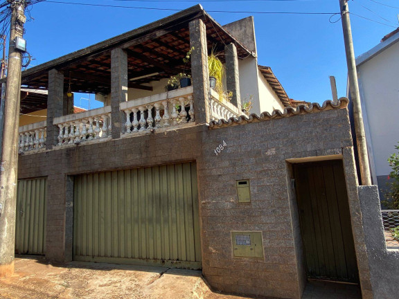 Casa à Venda, 307 m² em Centro - São Manuel