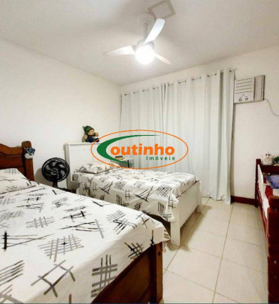 Imagem Casa com 3 Quartos à Venda, 151 m² em Tijuca - Rio De Janeiro Imagem Casa com 3 Quartos à Venda, 151 m² em Tijuca - Rio De Janeiro