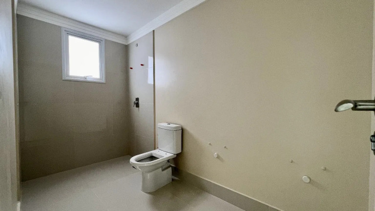 Imagem Apartamento com 4 Quartos à Venda, 228 m² em Pioneiros - Balneário Camboriú