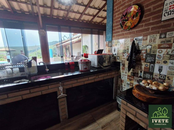 Imagem Chácara com 4 Quartos à Venda, 230 m²