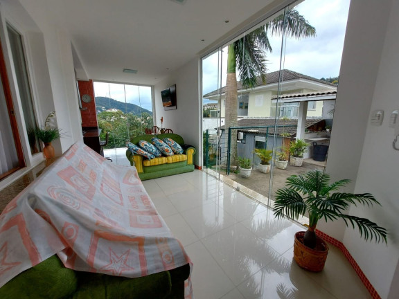 Imagem Casa com 3 Quartos à Venda, 260 m² em Jardim Cascata - Teresópolis