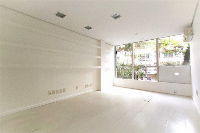Sala Comercial à Venda,  em Moinhos De Vento - Porto Alegre