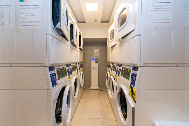 Imagem Kitnet com 1 Quarto à Venda, 32 m² em Centro - Curitiba Imagem Kitnet com 1 Quarto à Venda, 32 m² em Centro - Curitiba