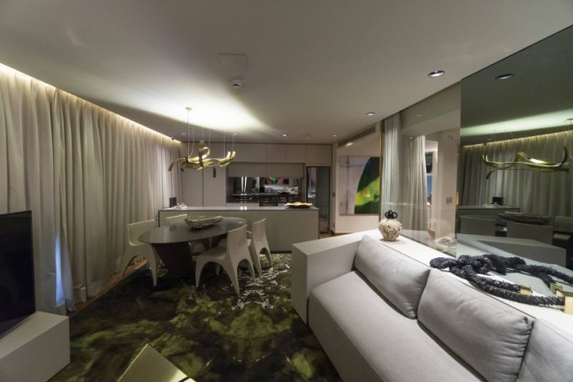 Imagem Imóvel com 2 Quartos à Venda, 102 m² Imagem Imóvel com 2 Quartos à Venda, 102 m²
