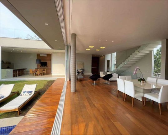 Imagem Casa à Venda, em Granja Viana - Carapicuíba Imagem Casa à Venda, em Granja Viana - Carapicuíba