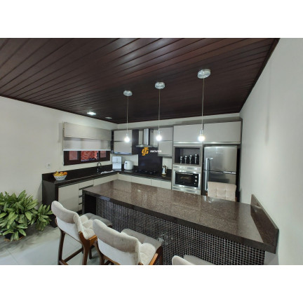 Imagem Casa com 3 Quartos à Venda, em Centro - Camboriú Imagem Casa com 3 Quartos à Venda, em Centro - Camboriú