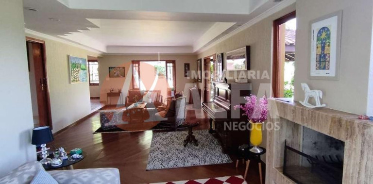 Imagem Casa com 3 Quartos à Venda, 1.500 m² em Algarve - Cotia