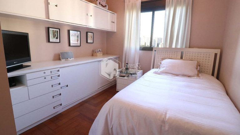 Imagem Apartamento com 4 Quartos à Venda, 226 m² em Vila Suzana - São Paulo