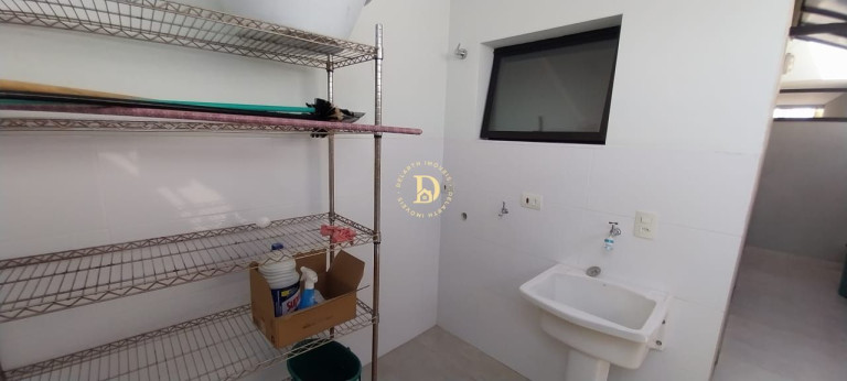 Imagem Casa de Condomínio com 3 Quartos para Alugar, 375 m² em Vila Zezé - Jacareí Imagem Casa de Condomínio com 3 Quartos para Alugar, 375 m² em Vila Zezé - Jacareí