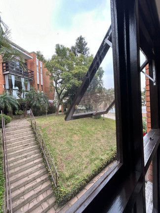 Imagem Imóvel com 3 Quartos à Venda, 234 m² em Cristal - Porto Alegre Imagem Imóvel com 3 Quartos à Venda, 234 m² em Cristal - Porto Alegre