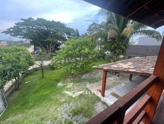 Imagem Casa com 5 Quartos à Venda, 120 m² em Itacolomi - Balneário Piçarras Imagem Casa com 5 Quartos à Venda, 120 m² em Itacolomi - Balneário Piçarras