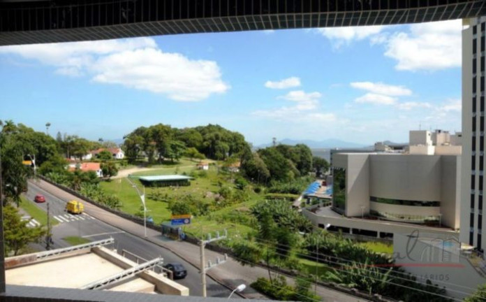 Imagem Apartamento com 3 Quartos à Venda, 239 m² em Agronômica - Florianópolis