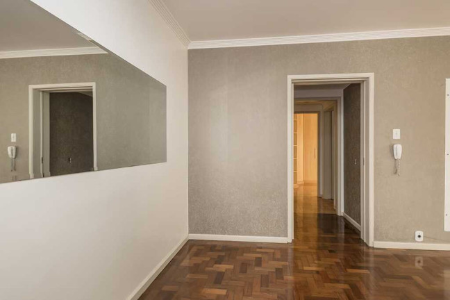 Imagem Imóvel com 3 Quartos à Venda, em Centro Histórico - Porto Alegre Imagem Imóvel com 3 Quartos à Venda, em Centro Histórico - Porto Alegre