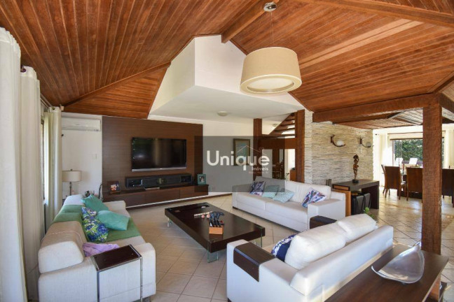 Imagem Casa com 6 Quartos à Venda, 450 m² em Ferradura - Armação Dos Búzios Imagem Casa com 6 Quartos à Venda, 450 m² em Ferradura - Armação Dos Búzios