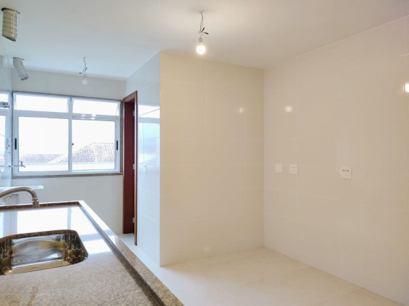 Imagem Imóvel com 3 Quartos à Venda, 112 m² em Tijuca - Teresópolis
