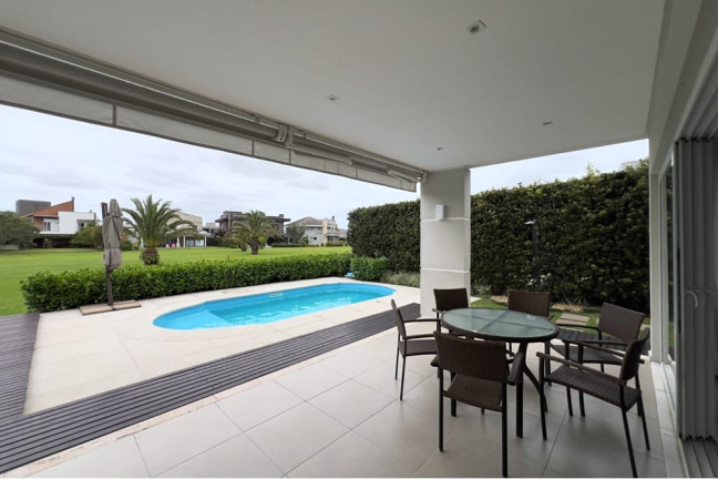 Imagem Casa de Condomínio com 5 Quartos à Venda, 413 m² em Remanso - Xangri-lá