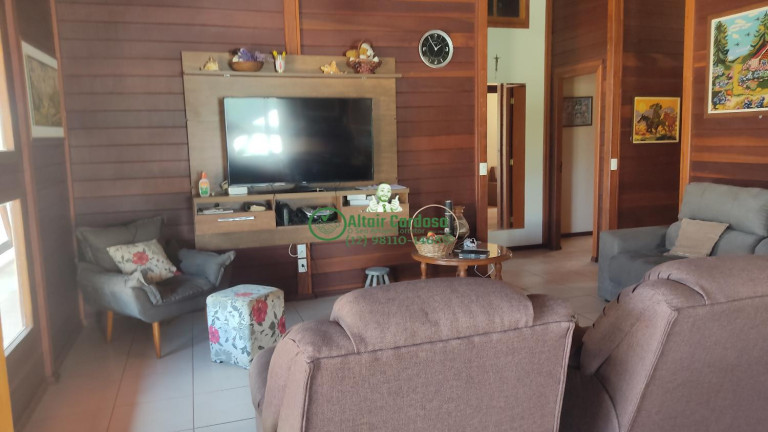 Imagem Casa com 4 Quartos à Venda, 230 m² em Centro - Jambeiro