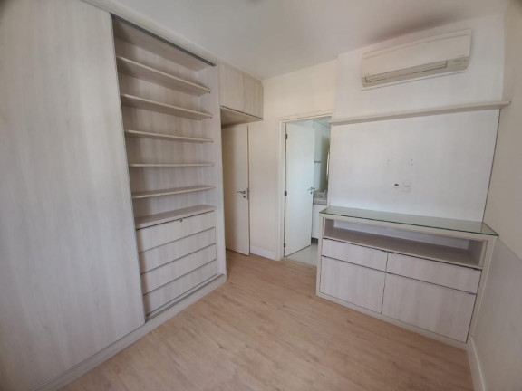 Imagem Imóvel com 3 Quartos à Venda, 127 m² Imagem Imóvel com 3 Quartos à Venda, 127 m²