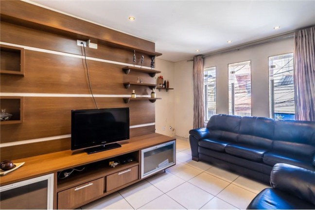 Imagem Casa com 4 Quartos à Venda, em Brás - São Paulo Imagem Casa com 4 Quartos à Venda, em Brás - São Paulo