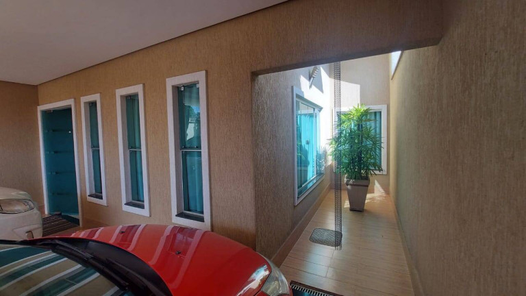 Imagem Casa com 4 Quartos à Venda, 250 m² em Setor Faiçalville - Goiânia Imagem Casa com 4 Quartos à Venda, 250 m² em Setor Faiçalville - Goiânia